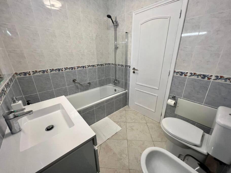 Luxury Modern Beach Apartment Quarteira Ngoại thất bức ảnh